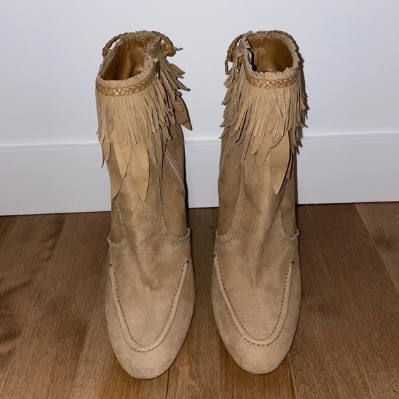Aquazzura Tan Tiger Lilly Suede Fringe Booties 38 NEW - Picture 2 of 10